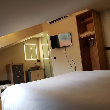 Turisticos Y Vella By Bossh!