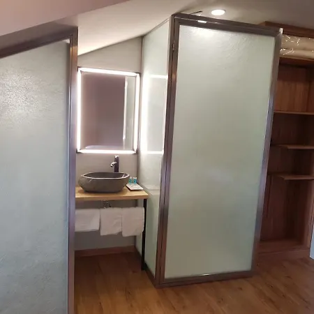 Turisticos Y Vella By Bossh! Ourense