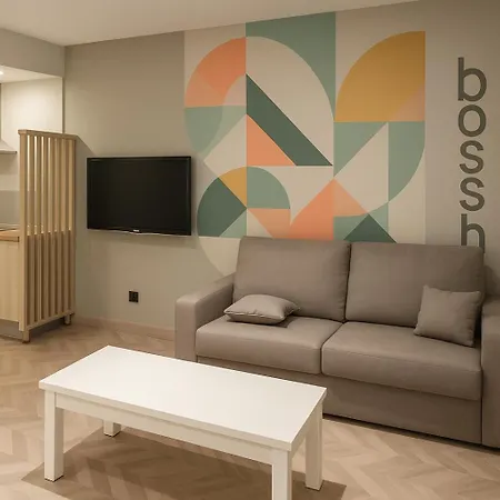 Turisticos Y Vella By Bossh! * Ουρένσε